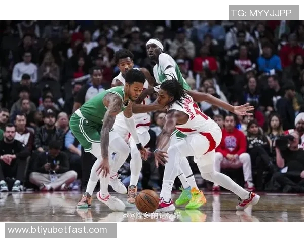 马祖拉谈A西蒙斯防守表现称其强度与专注力能让球队焕然一新